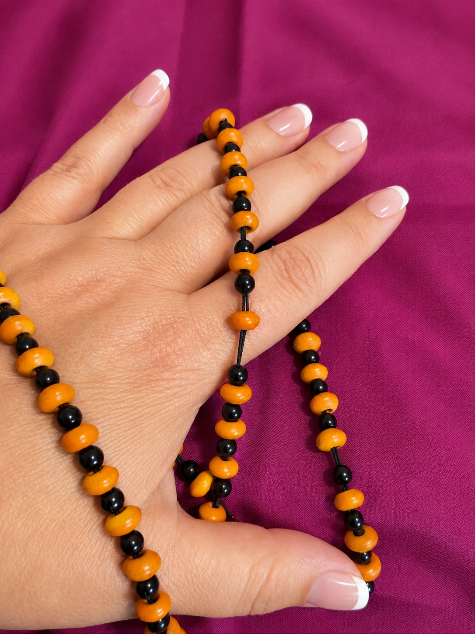 Boho oranje en zwarte elastische houten kraag – photo 4